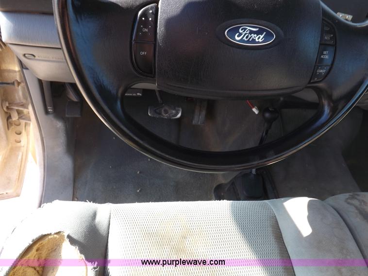image for item F6305 2004 Ford F250 XLT Super Duty SuperCab pickup truck