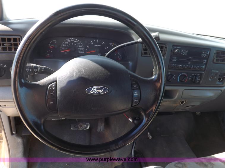 image for item F6305 2004 Ford F250 XLT Super Duty SuperCab pickup truck