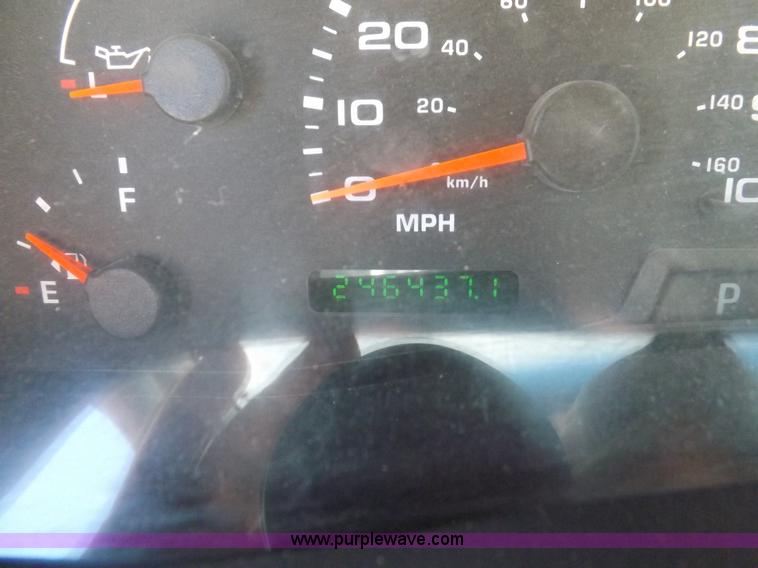 image for item F6305 2004 Ford F250 XLT Super Duty SuperCab pickup truck