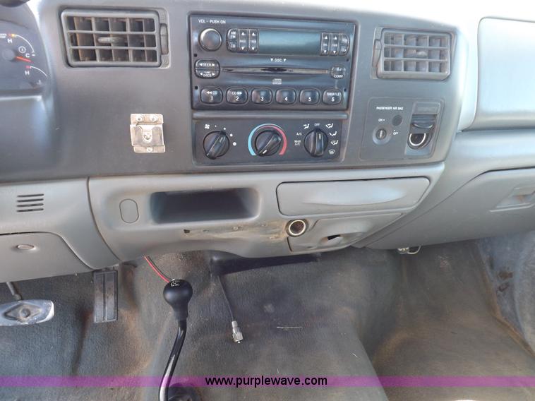 image for item F6305 2004 Ford F250 XLT Super Duty SuperCab pickup truck