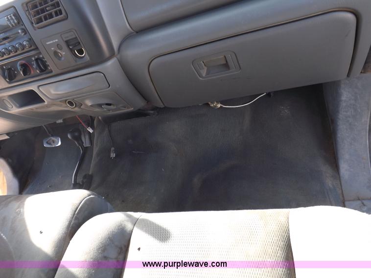 image for item F6305 2004 Ford F250 XLT Super Duty SuperCab pickup truck