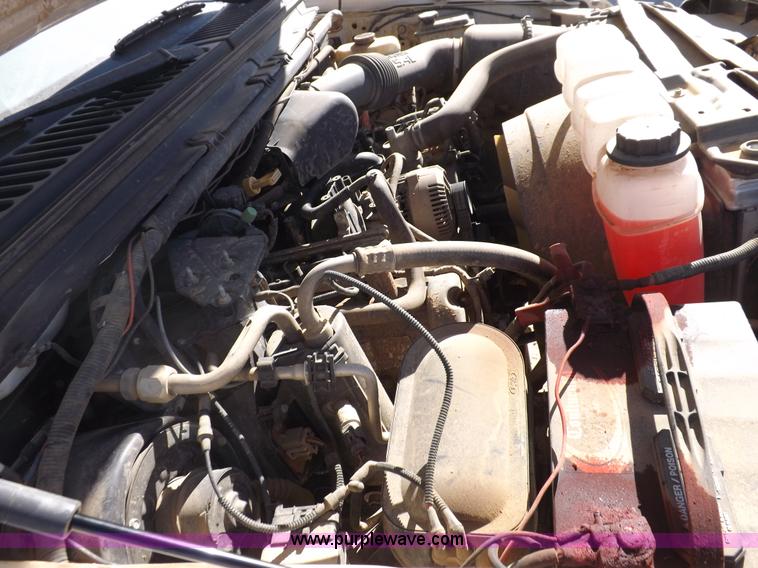 image for item F6305 2004 Ford F250 XLT Super Duty SuperCab pickup truck