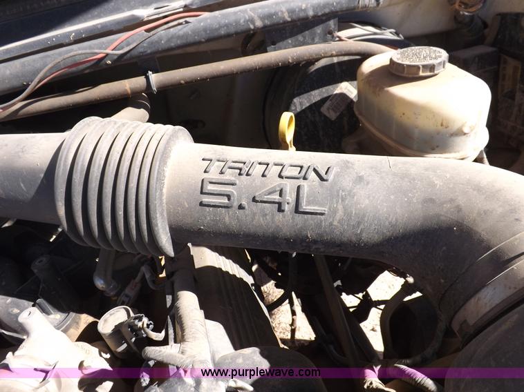 image for item F6305 2004 Ford F250 XLT Super Duty SuperCab pickup truck