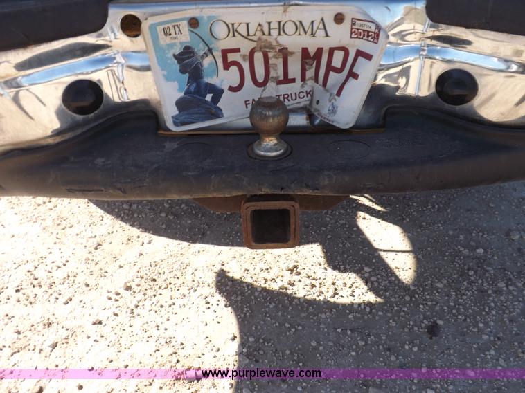 image for item F6305 2004 Ford F250 XLT Super Duty SuperCab pickup truck