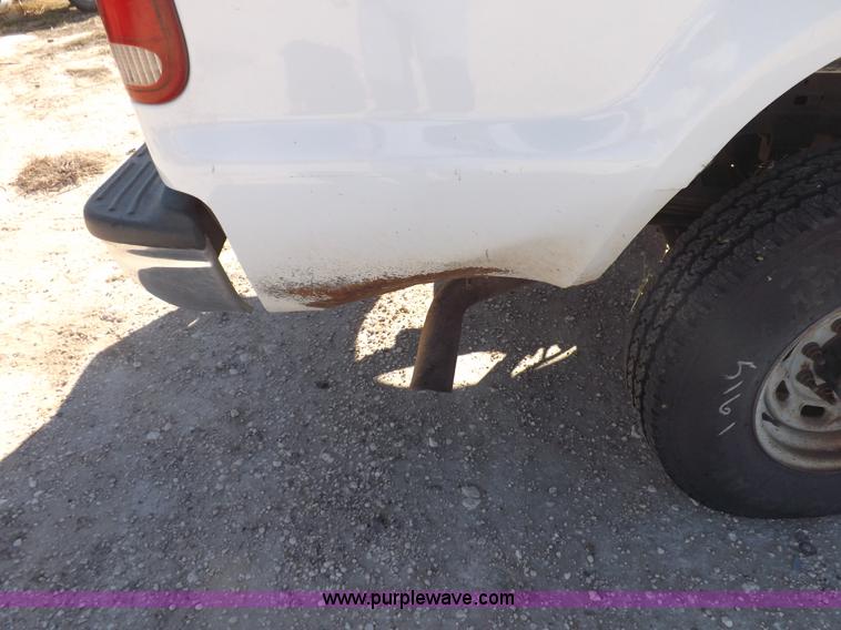 image for item F6305 2004 Ford F250 XLT Super Duty SuperCab pickup truck