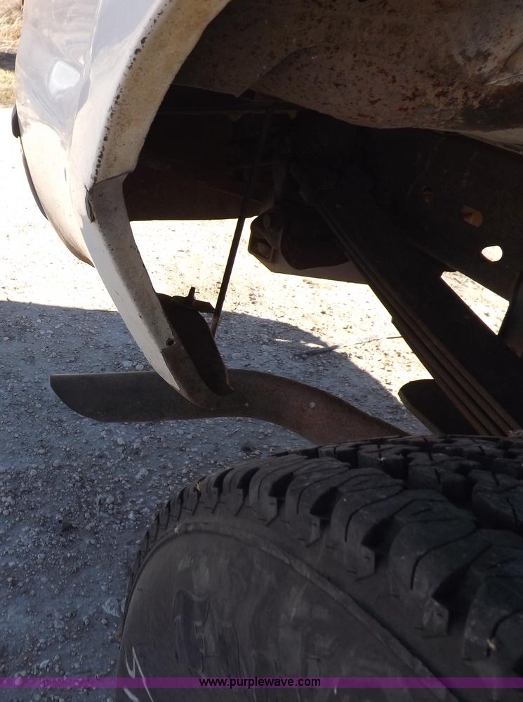 image for item F6305 2004 Ford F250 XLT Super Duty SuperCab pickup truck