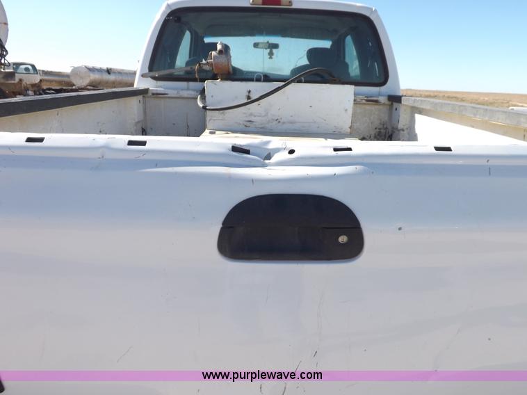 image for item F6305 2004 Ford F250 XLT Super Duty SuperCab pickup truck