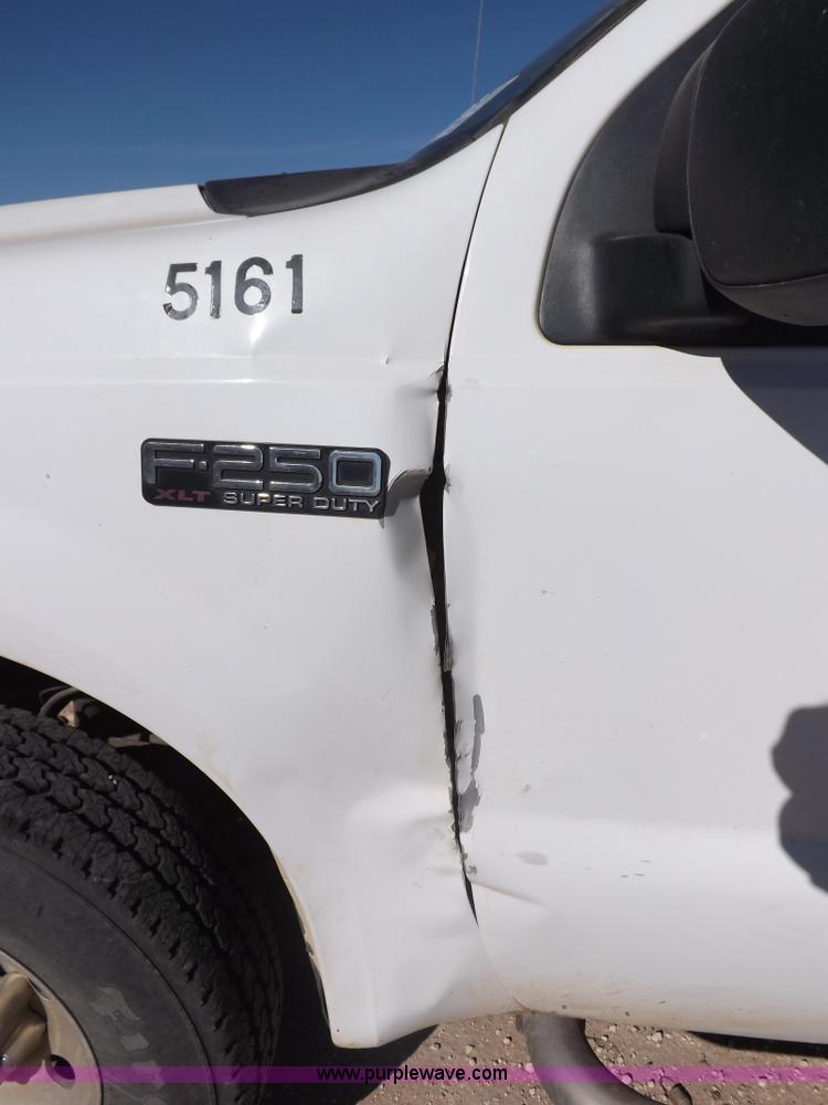 image for item F6305 2004 Ford F250 XLT Super Duty SuperCab pickup truck