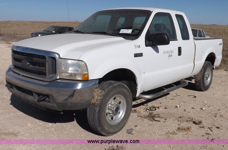 image for item F6306 2004 Ford F250 XLT Super Duty SuperCab pickup truck
