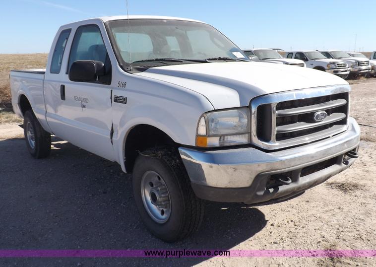 image for item F6306 2004 Ford F250 XLT Super Duty SuperCab pickup truck