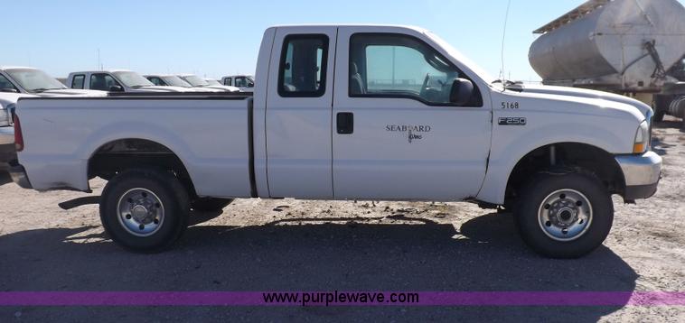 image for item F6306 2004 Ford F250 XLT Super Duty SuperCab pickup truck