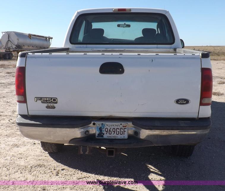 image for item F6306 2004 Ford F250 XLT Super Duty SuperCab pickup truck