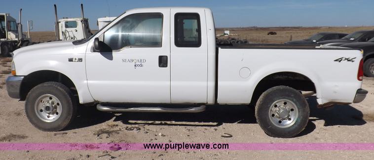 image for item F6306 2004 Ford F250 XLT Super Duty SuperCab pickup truck
