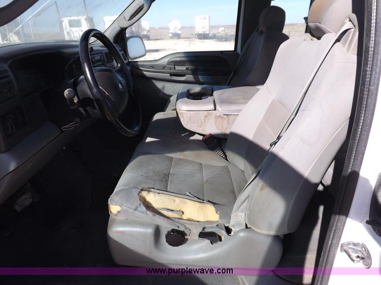 image for item F6306 2004 Ford F250 XLT Super Duty SuperCab pickup truck