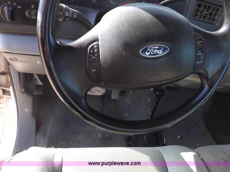 image for item F6306 2004 Ford F250 XLT Super Duty SuperCab pickup truck