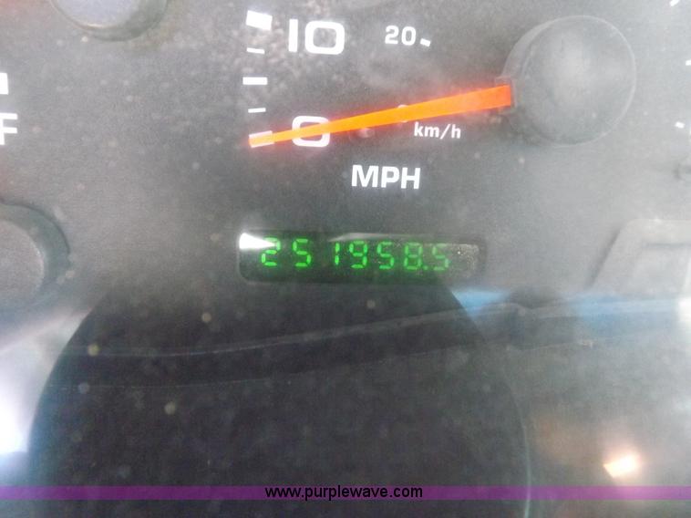 image for item F6306 2004 Ford F250 XLT Super Duty SuperCab pickup truck