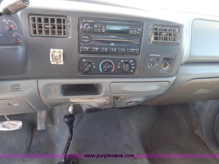 image for item F6306 2004 Ford F250 XLT Super Duty SuperCab pickup truck