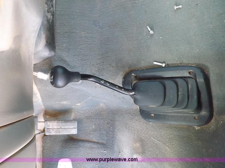 image for item F6306 2004 Ford F250 XLT Super Duty SuperCab pickup truck