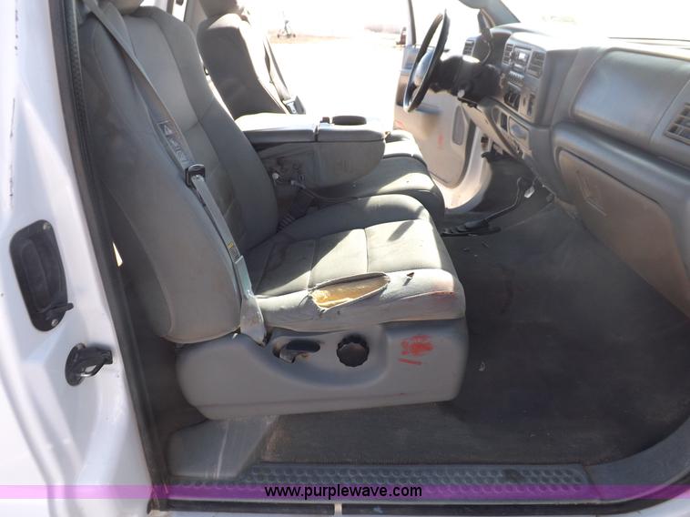 image for item F6306 2004 Ford F250 XLT Super Duty SuperCab pickup truck