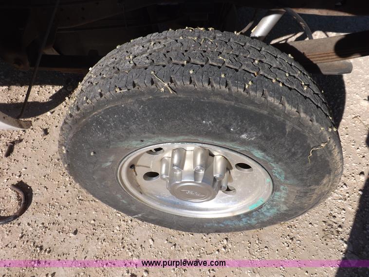 image for item F6306 2004 Ford F250 XLT Super Duty SuperCab pickup truck