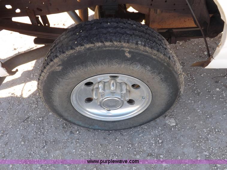 image for item F6306 2004 Ford F250 XLT Super Duty SuperCab pickup truck