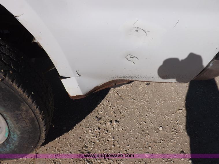 image for item F6306 2004 Ford F250 XLT Super Duty SuperCab pickup truck