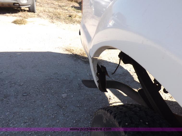 image for item F6306 2004 Ford F250 XLT Super Duty SuperCab pickup truck