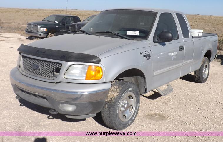 image for item F6307 2004 Ford F150 XLT SuperCab pickup truck