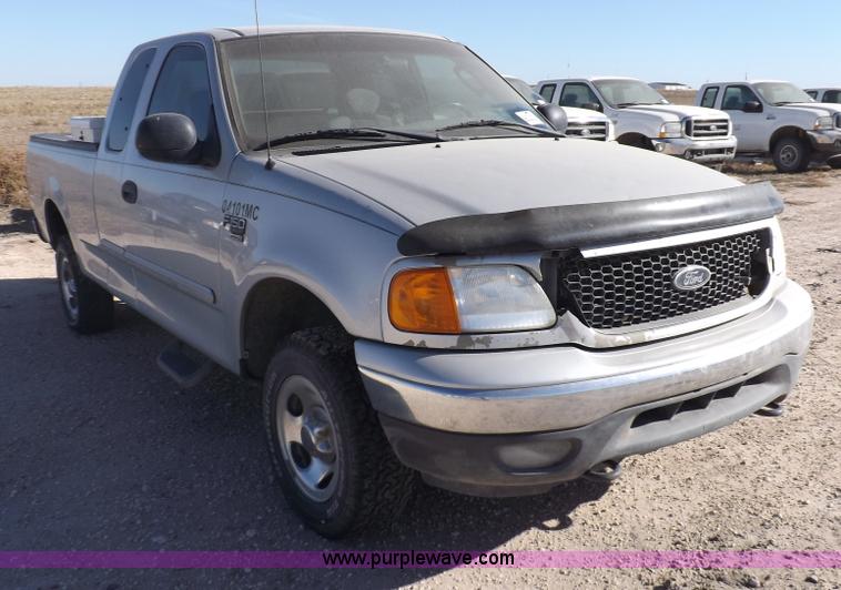 image for item F6307 2004 Ford F150 XLT SuperCab pickup truck