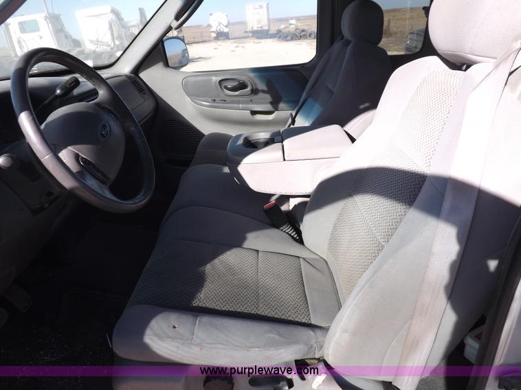 image for item F6307 2004 Ford F150 XLT SuperCab pickup truck