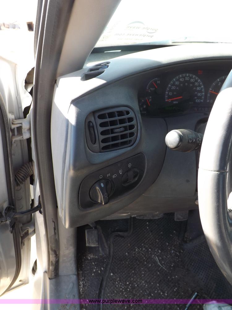 image for item F6307 2004 Ford F150 XLT SuperCab pickup truck