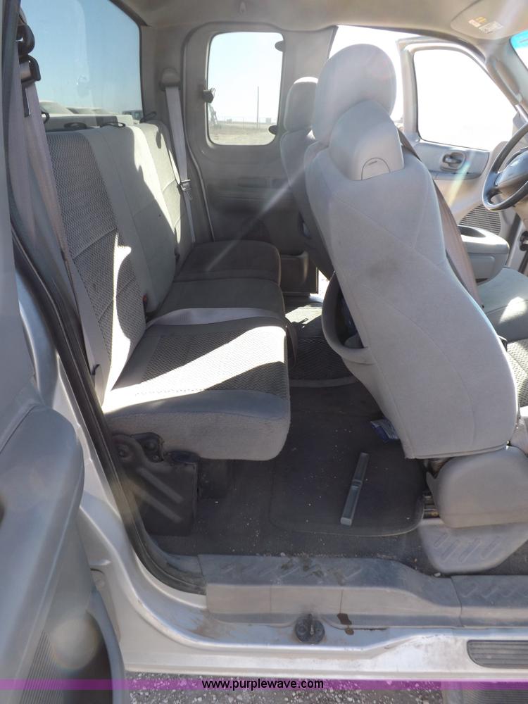 image for item F6307 2004 Ford F150 XLT SuperCab pickup truck