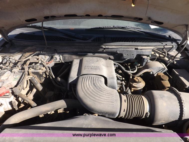 image for item F6307 2004 Ford F150 XLT SuperCab pickup truck