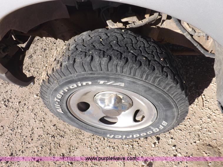 image for item F6307 2004 Ford F150 XLT SuperCab pickup truck