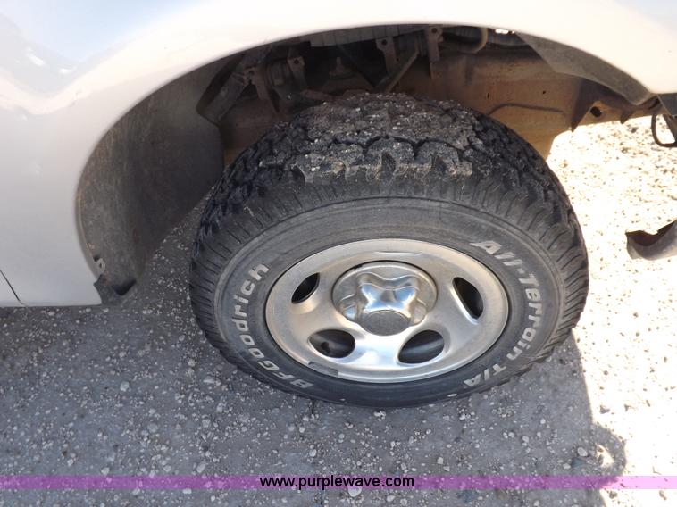 image for item F6307 2004 Ford F150 XLT SuperCab pickup truck