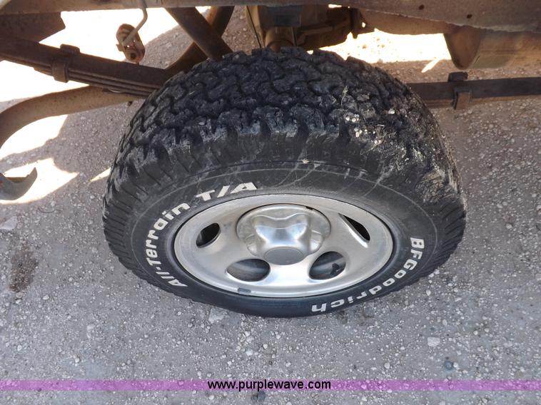 image for item F6307 2004 Ford F150 XLT SuperCab pickup truck