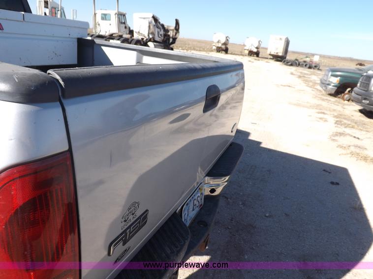 image for item F6307 2004 Ford F150 XLT SuperCab pickup truck