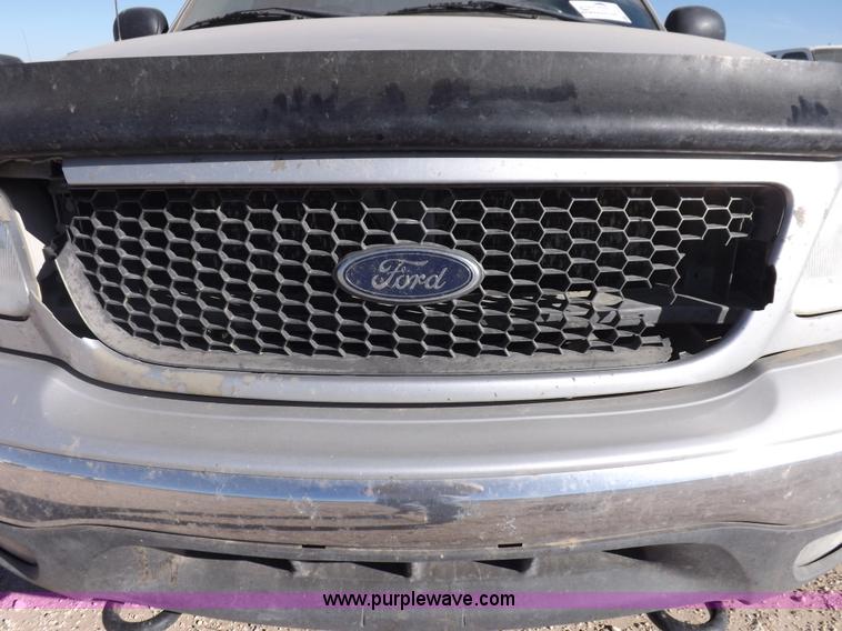 image for item F6307 2004 Ford F150 XLT SuperCab pickup truck
