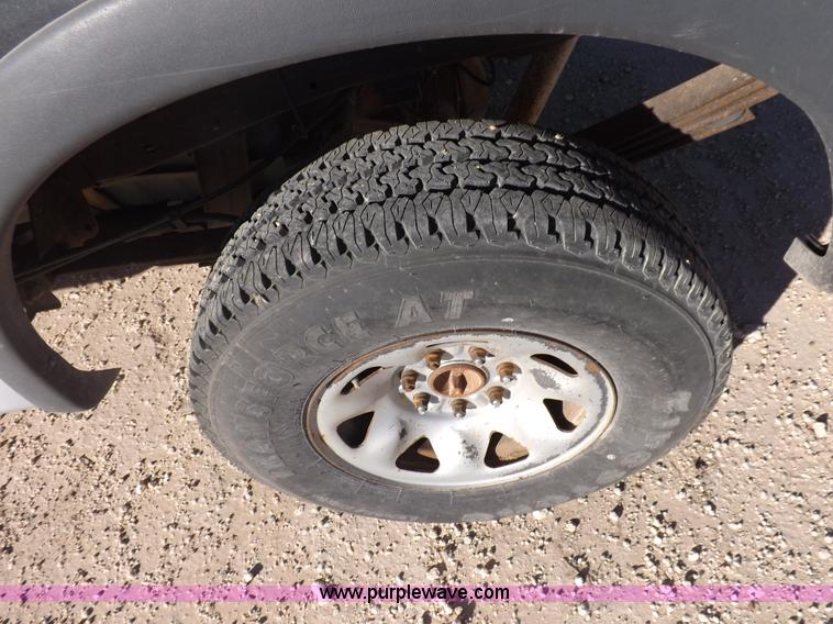 image for item F6308 1997 Ford F250 XL pickup truck