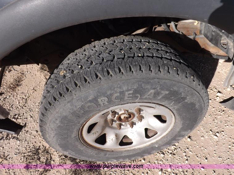 image for item F6308 1997 Ford F250 XL pickup truck