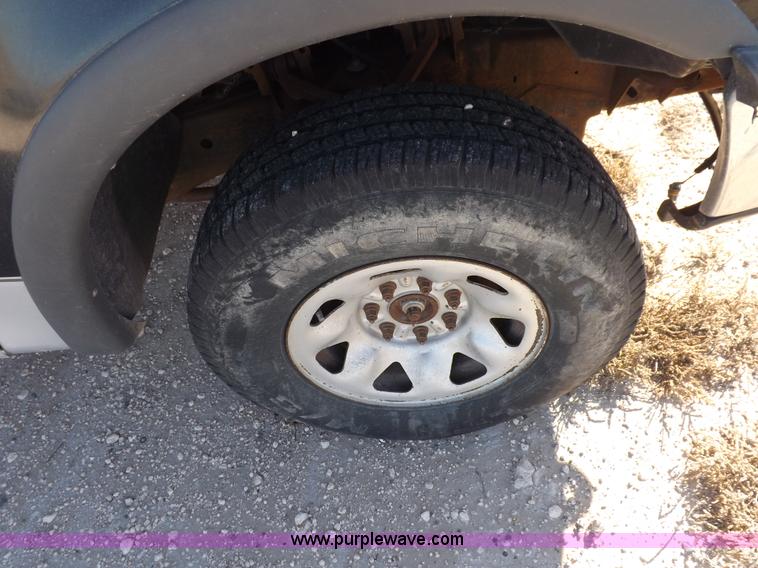 image for item F6308 1997 Ford F250 XL pickup truck