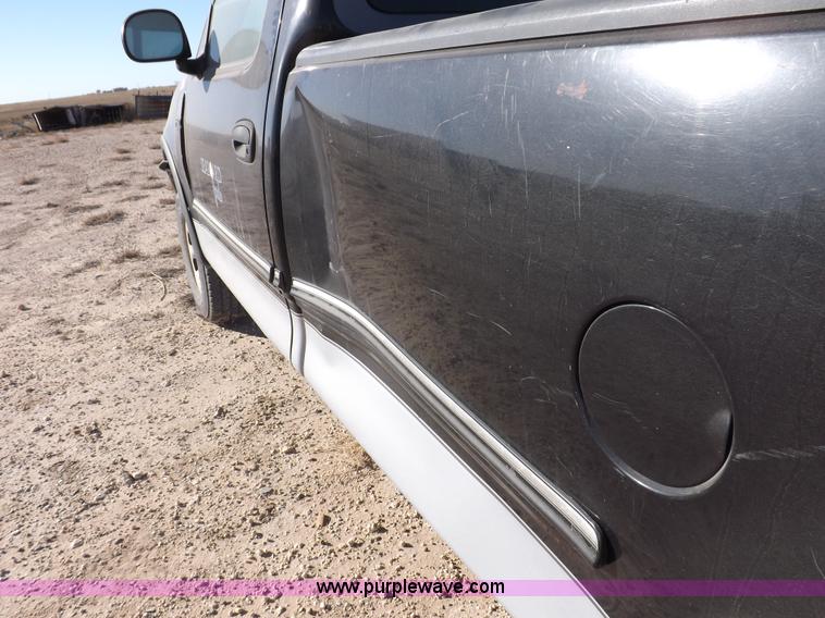 image for item F6308 1997 Ford F250 XL pickup truck