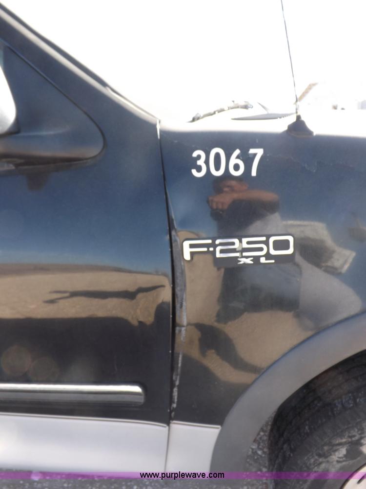 image for item F6308 1997 Ford F250 XL pickup truck