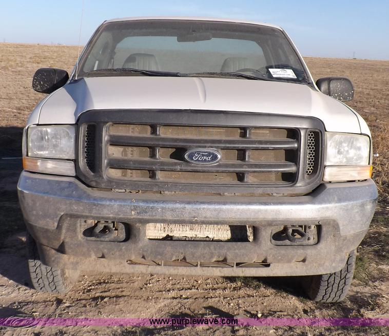 image for item F6311 2004 Ford F250 Super Duty XL pickup truck