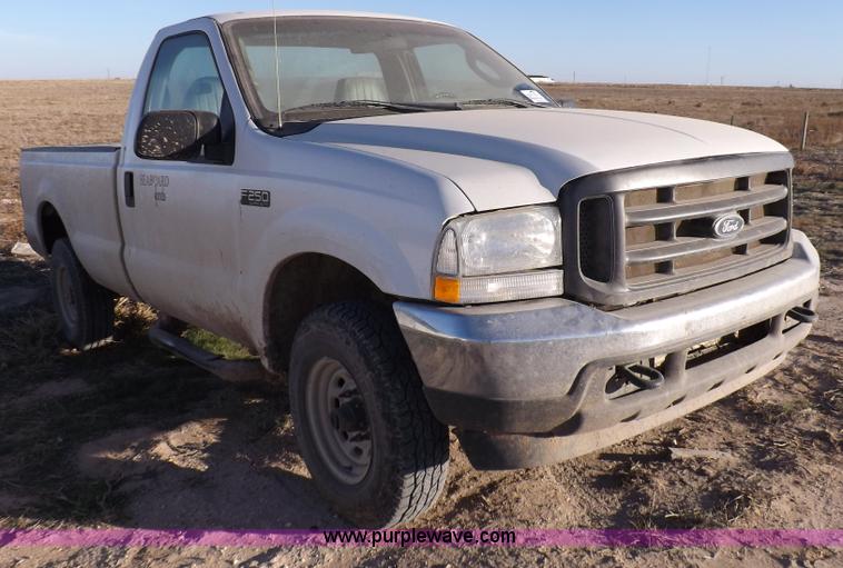 image for item F6311 2004 Ford F250 Super Duty XL pickup truck