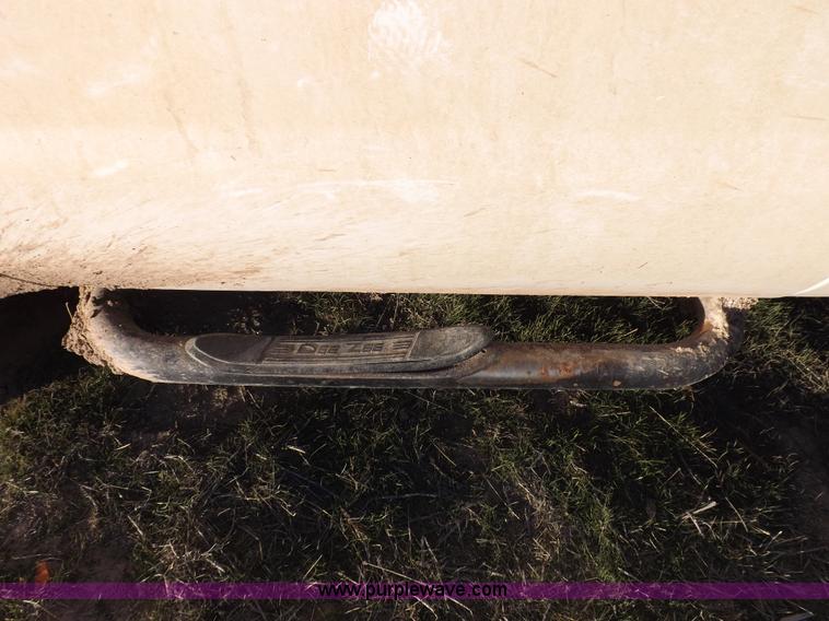 image for item F6311 2004 Ford F250 Super Duty XL pickup truck