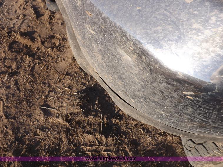 image for item F6311 2004 Ford F250 Super Duty XL pickup truck