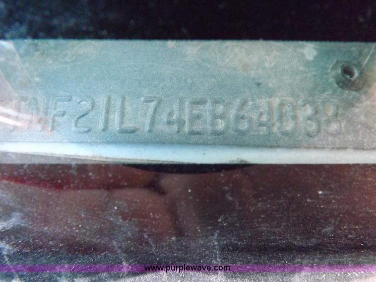 image for item F6311 2004 Ford F250 Super Duty XL pickup truck