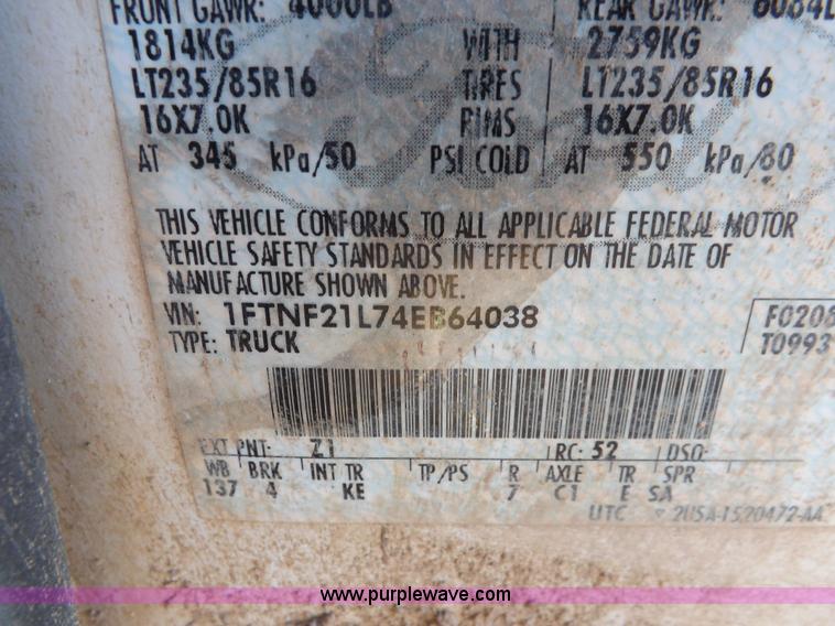 image for item F6311 2004 Ford F250 Super Duty XL pickup truck