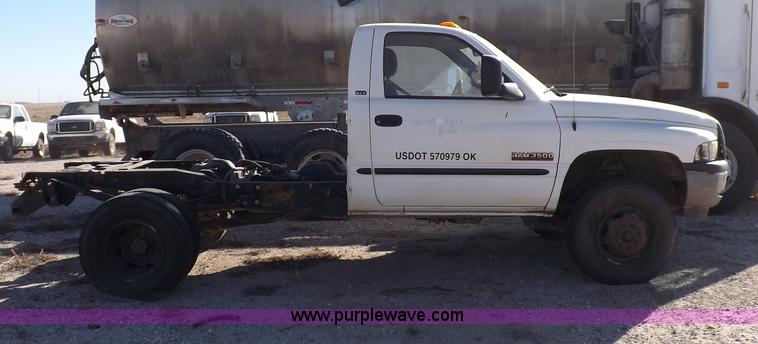 image for item F6312 2002 Dodge Ram 3500 pickup truck cab and chassis